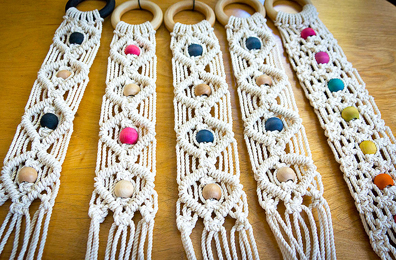 Macramé designs with beads